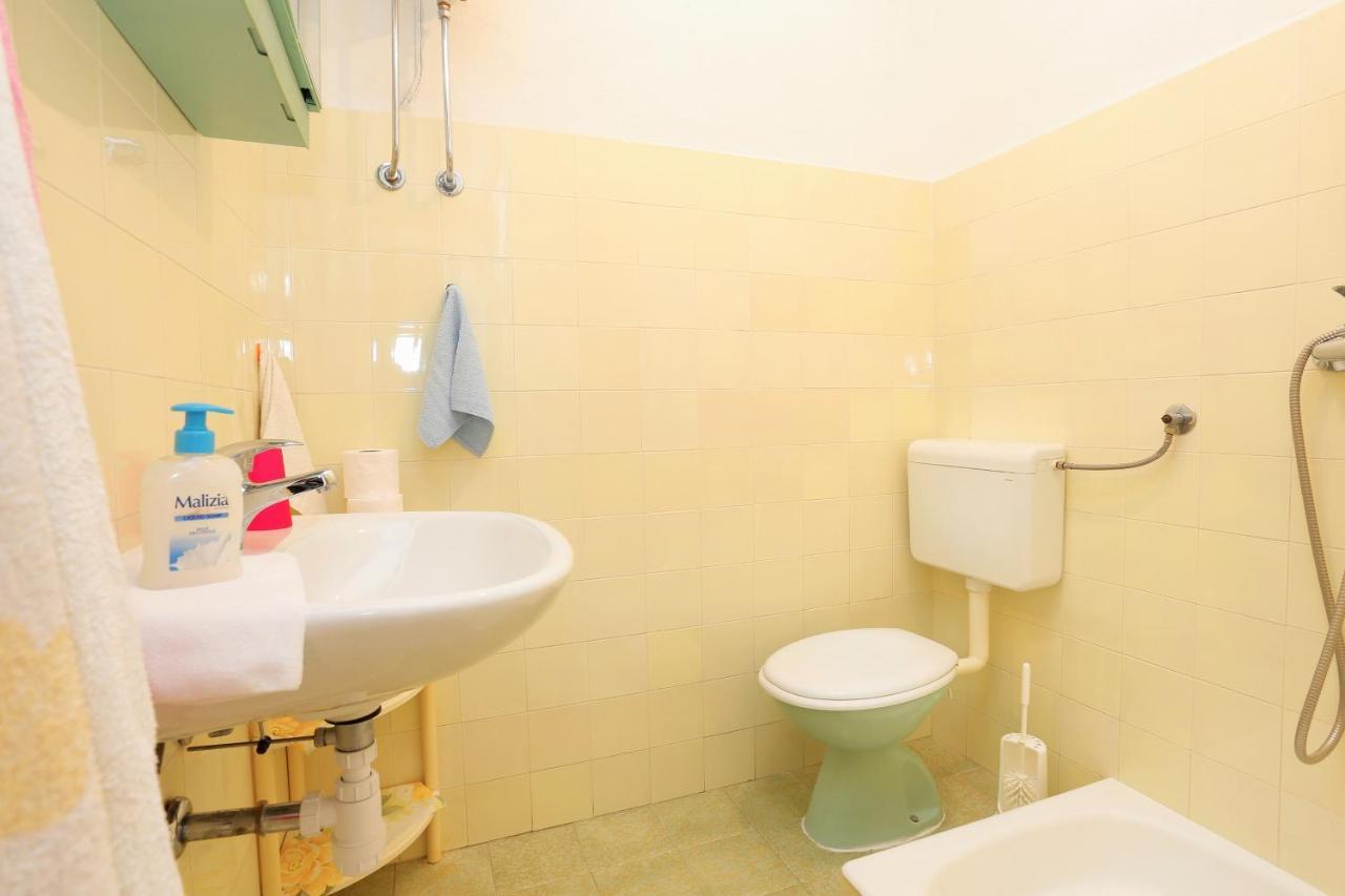 Rooms With A Parking Space Brela, Makarska - 17281 ภายนอก รูปภาพ